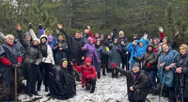 TURGELDAK, Spil Dağı’nda Zorlu Hava Koşullarına Rağmen Yürüyüş Yaptı