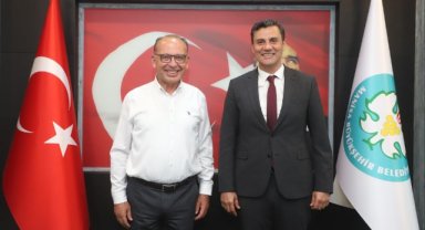 Turgutlu Belediyesi meclis üyelerinden Ferdi Zeyrek Vakfı’na bağış kararı