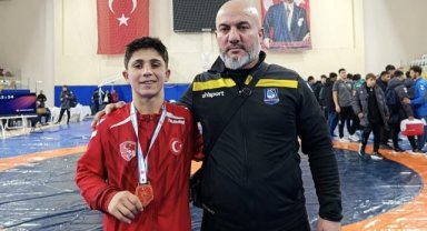 Yunusemre Belediyesporlu güreşçi Kalay’dan altın madalya