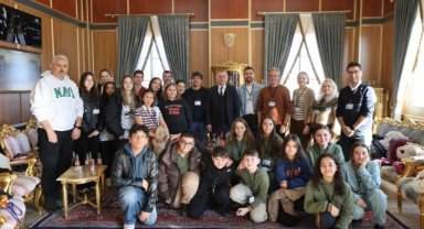 Yunusemre’de özel eğitim öğrencileri Avrupa’dan gelen akranlarıyla sanatla kaynaştı