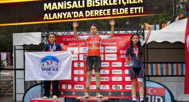 Manisalı bisikletçiler Alanya’da derece elde etti