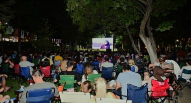 Açık Hava Sinema Geceleri Devam Ediyor