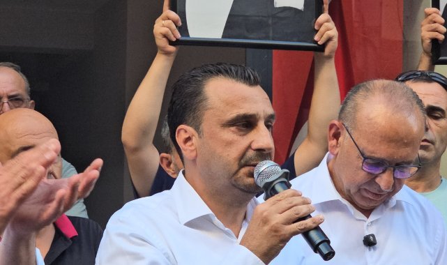 Bekir Başevirgen, Turgutlu'da Yeni Parti İlçe Binası Önünde Partililere Seslendi