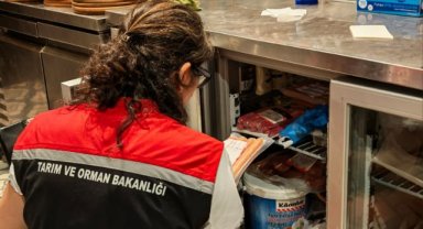Bornova'da Gece Mesaisi: Güvenilir Gıda İçin Denetimler Aralıksız Sürüyor