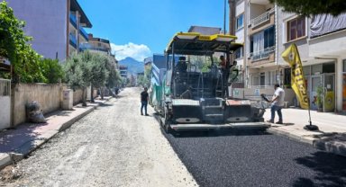 Büyükşehir’den Alaşehir Fatih Caddesi’nde Sıcak Asfalt Çalışması