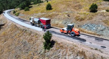 Gördes’te Çiçekli ile Sindel Arasında 10 Kilometrelik Yol Çalışması Başladı