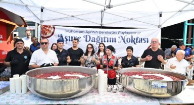 Şehzadeler'de 2 bin kişiye aşure ikram edildi
