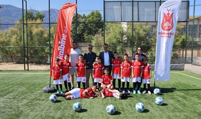 Şehzadeler'de yaz futbol kursları başladı