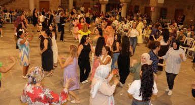 TARİHİ KURŞUNLU HAN’DA KADINLAR MATİNESİ COŞKUSU