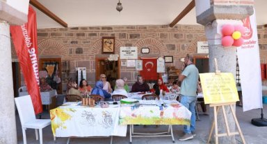 TARİHİ KURŞUNLU HAN'DA SANATSEVERLER KALİGRAFİYLE BULUŞTU