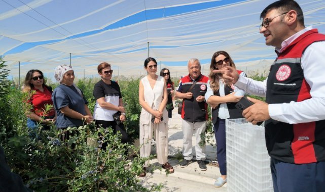 Üreticiler modern tarımı yerinde inceledi