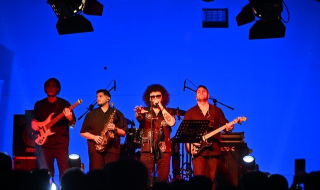 Can Gox, Manisalılara müzik dolu bir gece yaşattı