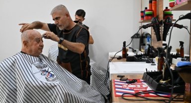 Emekli Kafe’de Kuaför Ve Berber Hizmeti Başladı