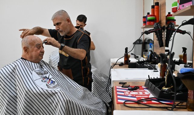 Emekli Kafe’de Kuaför Ve Berber Hizmeti Başladı