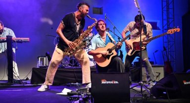 Evrencan Gündüz, Manisalılara müzik dolu bir gece yaşattı