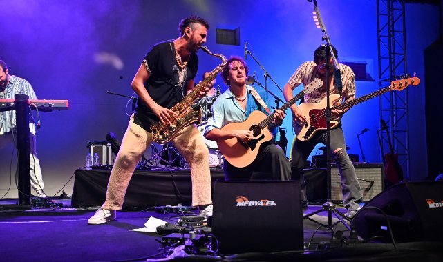 Evrencan Gündüz, Manisalılara müzik dolu bir gece yaşattı