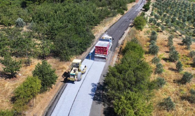 Gördes’te 14 Kilometrelik Yolda Asfalt Çalışması