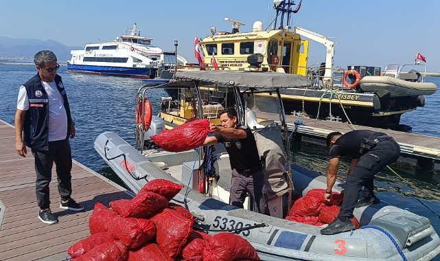 İzmir’de Yasa Dışı Kara Midye Avcılığına Geçit Yok