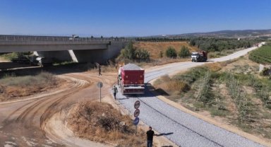 Manisa Büyükşehir’den Turgutlu-Saruhanlı Arasında 15 Kilometrelik Yol Çalışması