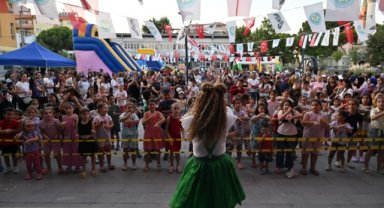 Manisa Büyükşehir’in Çocuk Şenlikleri Saruhanlı’da Yüzleri Gülümsetti