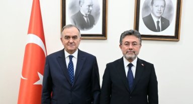 MHP’li AKÇAY Üzüm üreticilerinin sözcüsü oldu