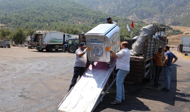 Şehzadeler’de 220 yeni çöp konteyneri hizmete sunuluyor