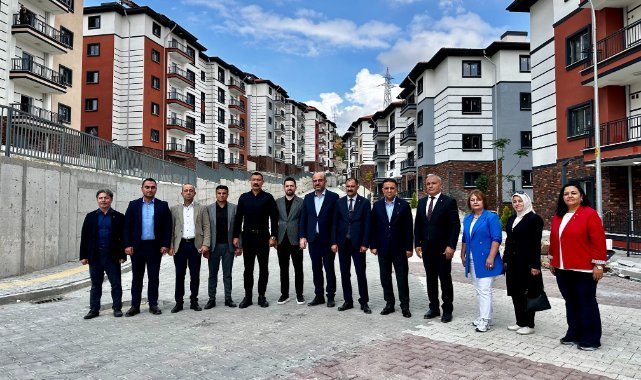 Baybatur, Demirci ve Gördes’te yatırımları inceledi