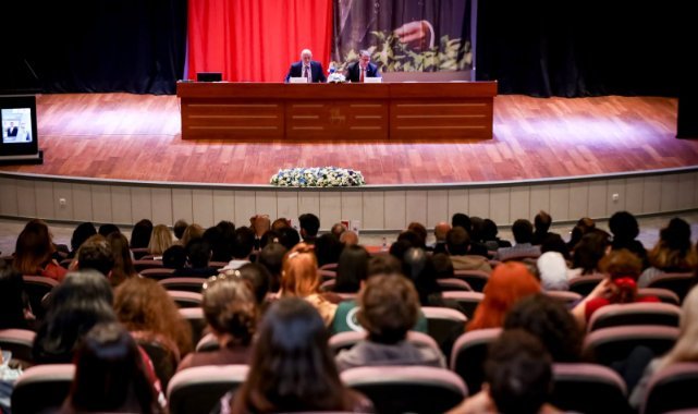 DEÜ Söyleşileri’nde “Köklerden Günümüze Türk Dili” konuşuldu