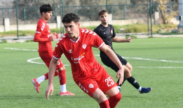 Emirhan Yılmaz, Kütahyaspor’a transfer oldu