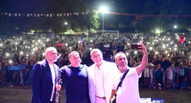 Kırkağaç’ta kurtuluş coşkusu Hüsnü Şenlendirici konseriyle taçlandı