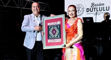 Manisa’da Balkan Şenliği korteji renkli görüntülere sahne oldu