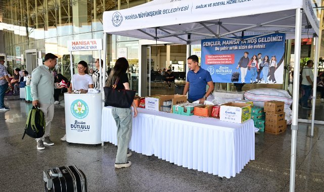 Manisa’ya üniversite için gelen öğrenciler terminalde karşılandı