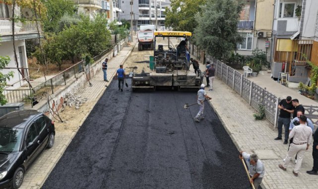 Salihli’de yol yenileme çalışmaları sürüyor