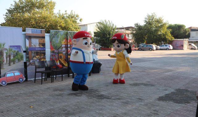 Turgut&Lulu Sokak Tiyatrosu Çocuklarla Buluştu