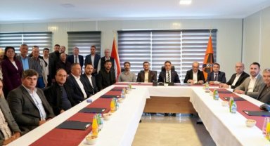 Baybatur, Akhisar’da muhtarların taleplerini dinledi, ulaşım yatırımlarını inceledi