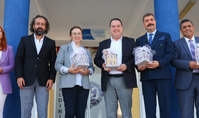 Besim Dutlulu Kula’da Vatandaşlarla Buluştu