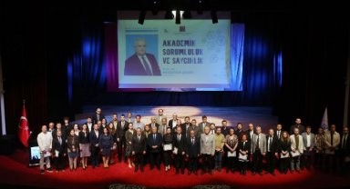 DEÜ Konferanslarında Akademik Etik ve Bilimsel Sorumluluk Ele Alındı