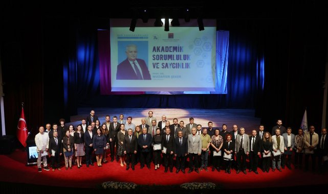 DEÜ Konferanslarında Akademik Etik ve Bilimsel Sorumluluk Ele Alındı