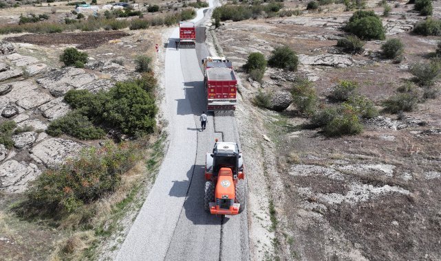 Manisa Büyükşehir’den Kula’da 35 kilometrelik asfalt çalışması