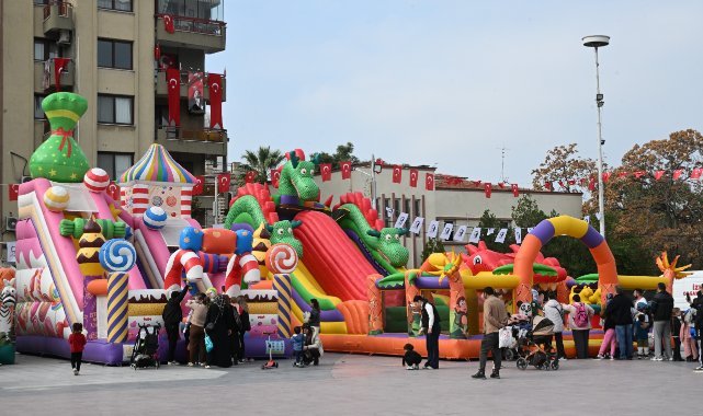 Manisa’da Çocuklar Cumhuriyet Bayramı’nı Şenlikle Kutladı
