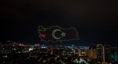 Manisa’da Cumhuriyet Coşkusu 1000 Drone ile Gökyüzüne Taşındı