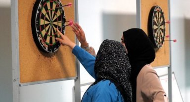 Manisa’da üniversiteli gençler yurtlarda spor ve sanat etkinliklerinde buluştu