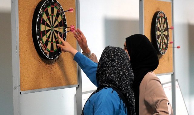 Manisa’da üniversiteli gençler yurtlarda spor ve sanat etkinliklerinde buluştu