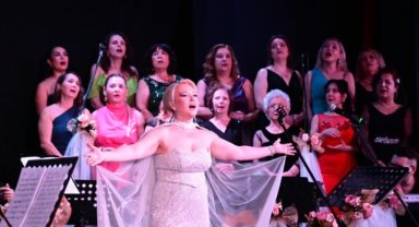 Manisa’da Zeki Müren Şarkılarıyla Duygu Dolu Gece