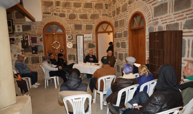Manisa’nın Geçmişi ve Değişimi Şiir Evi’nde Konuşuldu
