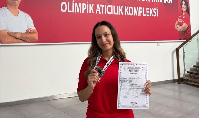 Manisalı milli sporcu İrem Denktaş’tan Türkiye rekoru üstü derece