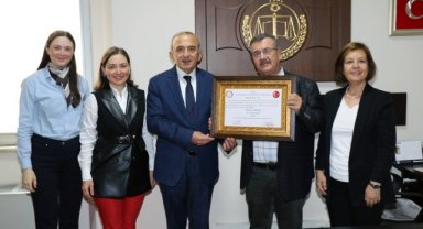 Mehmet Yılmaz Mazbatasını Aldı: Manisa TSO’da Üçüncü Dönem Başladı