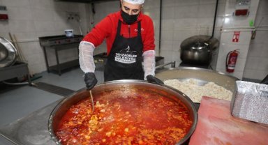 Şehzadeler’de 500 Kişiye Haftanın Beş Günü Sıcak Yemek