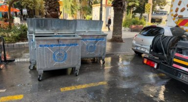Şehzadeler’de Çöp Konteynerleri Dezenfekte Ediliyor