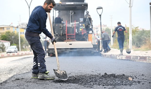Soma’da 3 Kilometrelik Caddeye 8 Bin Ton Sıcak Asfalt